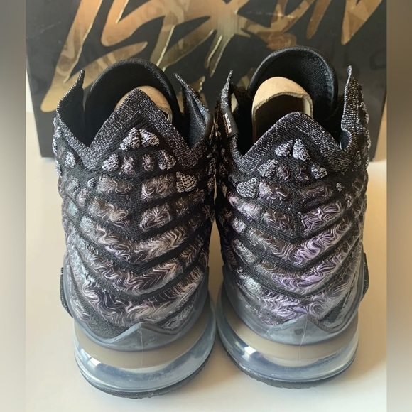 Nike LeBron XVII Oreo, Men's Size 9.5, BQ3177 002, NEW WITH BOX! - Picture 5 of 11